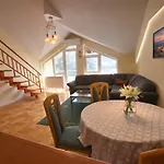 Sunny Duplex With Vodno View And Tour Guide Host Appartement Skopje