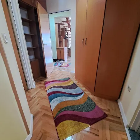 Sunny Duplex With Vodno View And Tour Guide Host 아파트 *