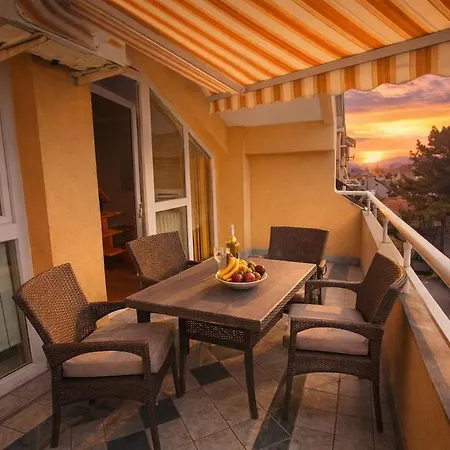아파트 Sunny Duplex With Vodno View And Tour Guide Host