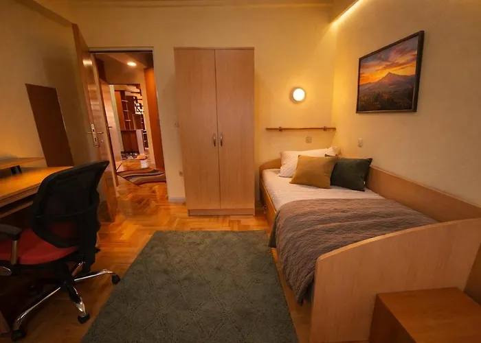 Sunny Duplex With Vodno View And Tour Guide Host 아파트