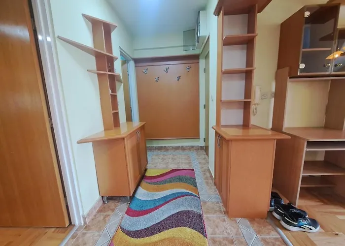 Sunny Duplex With Vodno View And Tour Guide Host 아파트 *